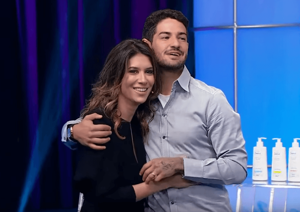 Rebeca Abravanel e Alexandre Pato no Roda a Roda (Foto: Reprodução)