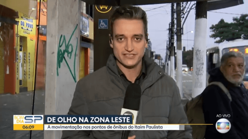 Repórter da Globo é surpreendido ao vivo e homem diz que assiste jornal do SBT