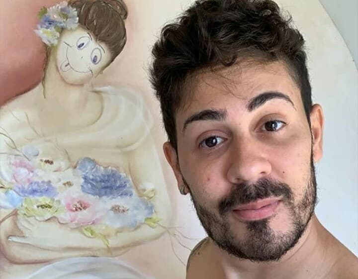 Carlinhos Maia destrói quadro pintado por anciã, é detonado por público e protagoniza escândalo nas redes sociais