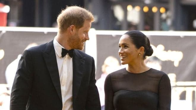 Harry e Meghan Markle causam revolta na família real, perdem apoio e podem ser expulsos