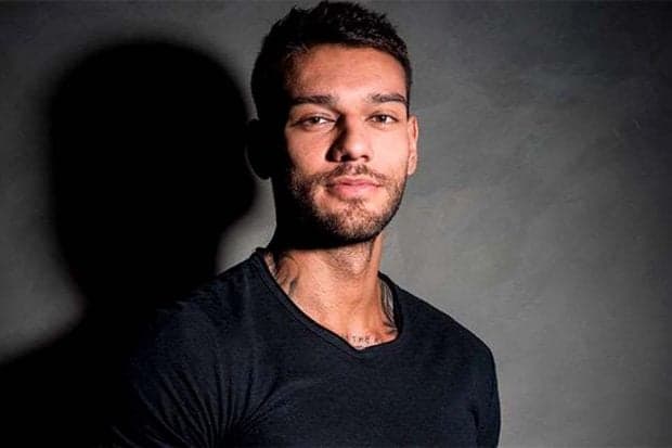 Lucas Lucco aparece seminu com bíblia e causa nas redes sociais