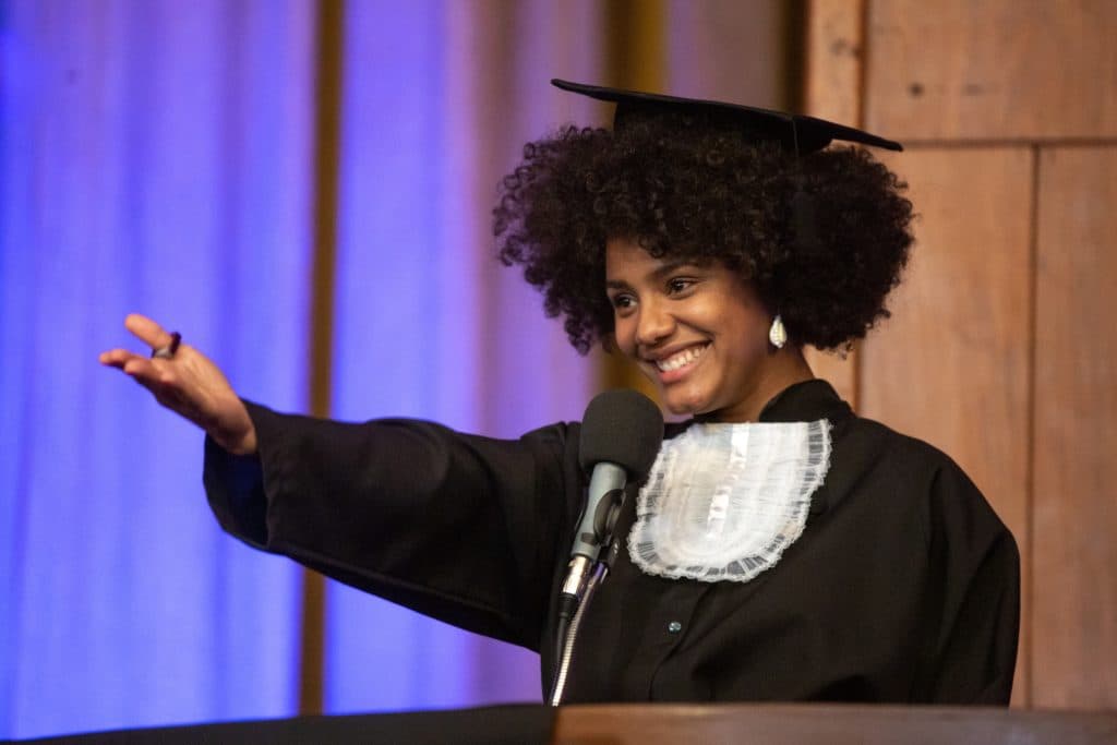 Amor de Mãe: Jéssica Ellen promete mostrar a batalha que é a luta pela educação na trama das 9