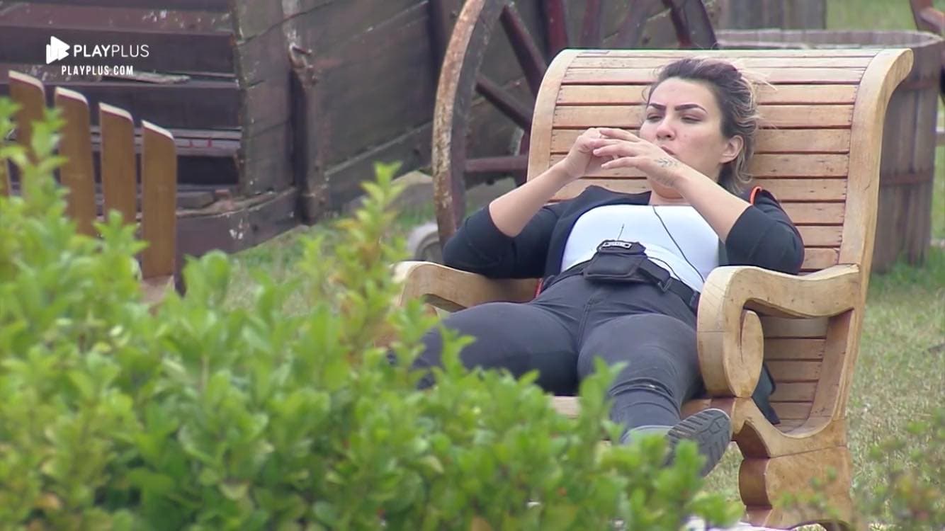 Thyse Teixeira rasga o verbo sobre manipulação dentro de A Fazenda 11 da Record TV (Reprodução: PlayPlus) Thyse Teixeira rasga o verbo sobre manipulação dentro de A Fazenda 11 da Record TV (Reprodução: PlayPlus)