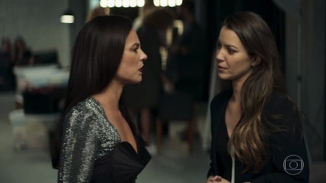 Vivi (Paolla Oliveira) ficará em choque com reação de Fabiana (Nathalia Dill) em A Dona do Pedaço (Foto: Reprodução/Globo) Vivi (Paolla Oliveira) ficará em choque com reação de Fabiana (Nathalia Dill) em A Dona do Pedaço (Foto: Reprodução/Globo)