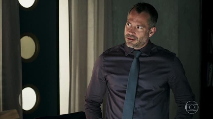 Agno (Malvino Salvador) vai armar vingança contra Fabiana (Nathalia Dill) em A Dona do Pedaço (Foto: Reprodução/Globo) Agno (Malvino Salvador) vai armar vingança contra Fabiana (Nathalia Dill) em A Dona do Pedaço (Foto: Reprodução/Globo)