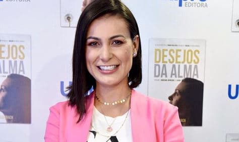 Andressa Urach confessa mutilação enquanto vivia no pecado e passado tenebroso é descoberto