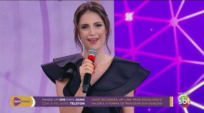Chris Flores é confrontada sobre ida pro Fofocalizando após ser acusada e dá resposta na lata