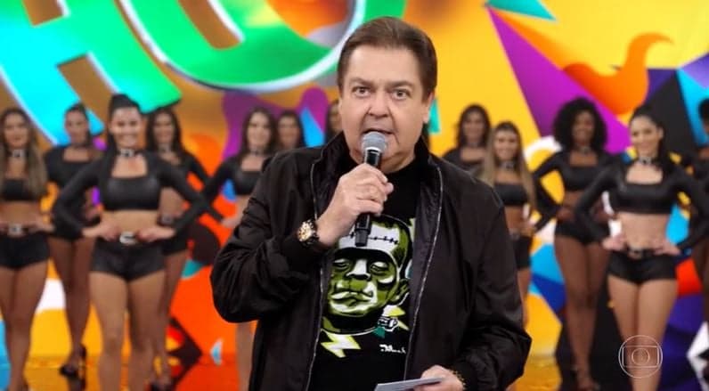 Bailarina do Faustão tem vida dupla descoberta e relação íntima com diversos famosos choca
