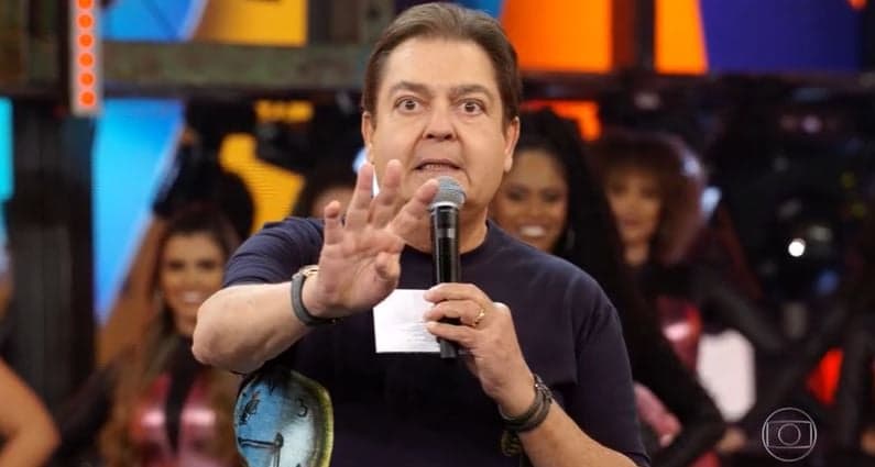 Bailarina do Faustão é demitida de forma humilhante, dá a volta por cima e surge ao vivo na Globo