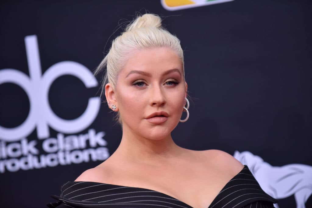 Christina Aguilera denúncia assédio sexual na indústria da música e choca com desabafo