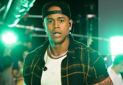 O famoso cantor de axé, Léo Santana virou assunto na internet