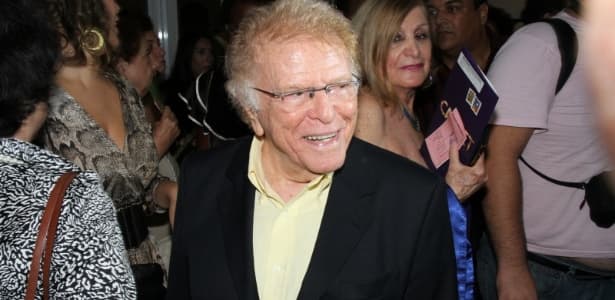 O diretor Maurício Sherman vai ao Musical "Cabaret"com Claudia Raia, no Teatro Oi Casa Grande, no Leblon O diretor Maurício Sherman vai ao Musical "Cabaret"com Claudia Raia, no Teatro Oi Casa Grande, no Leblon