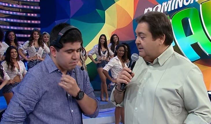 Renato Oliveira e Faustão no programa dominical a TV Globo (Foto: Reprodução)