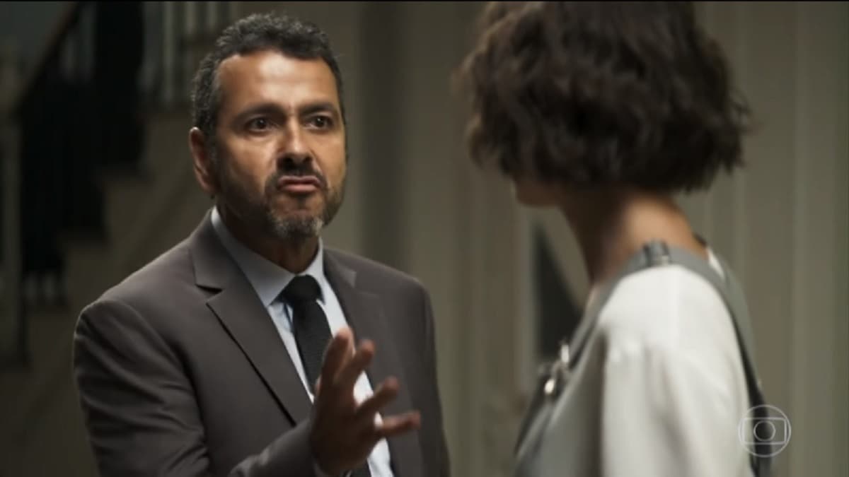 Amadeu (Marcos Palmeira) vai abandonar Josiane (Agatha Moreira) na pior em A Dona do Pedaço (Foto: Reprodução/Globo) Amadeu (Marcos Palmeira) vai abandonar Josiane (Agatha Moreira) na pior em A Dona do Pedaço (Foto: Reprodução/Globo)