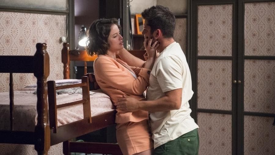 Bruno Gissoni comenta as cenas de pegação com a cunhada Agatha Moreira em A Dona do Pedaço: "é mais fácil"