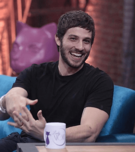 Amor de Mãe tem novos detalhes revelados por Chay Suede