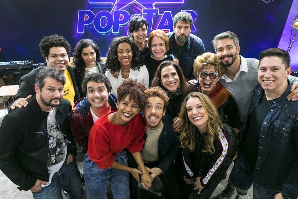 Taís Araújo que comanda o PopStar com os participantes da nova temporada (Reprodução: TV Globo) Taís Araújo que comanda o PopStar com os participantes da nova temporada (Reprodução: TV Globo)
