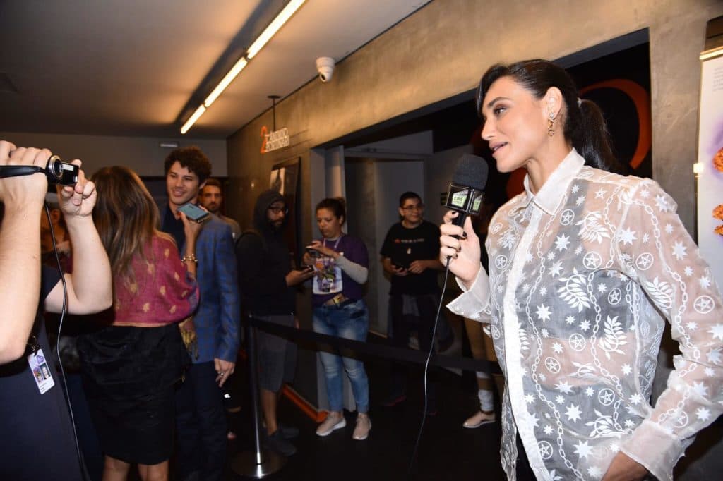 José Loreto e Débora Nascimento, após traição e humilhação, são colocados frente a frente e fotos entregam climão