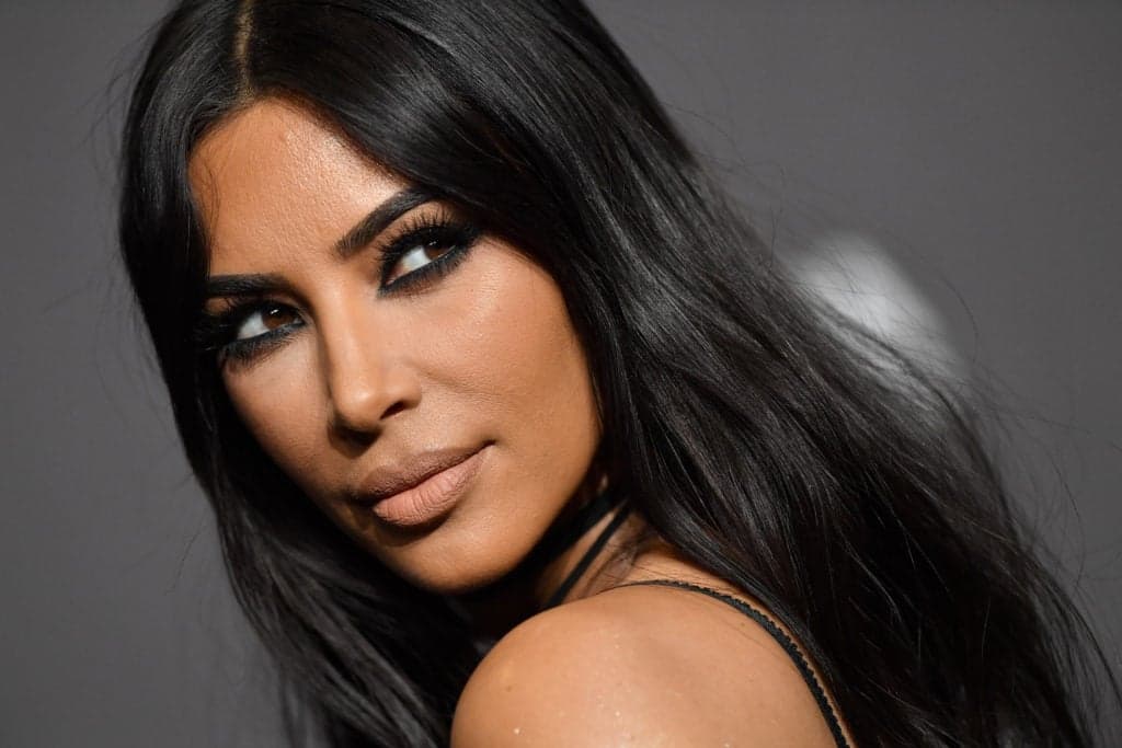 Kim Kardashian ostenta jatinho de luxo em vídeo impressionante e detalhe deixa público sem acreditar