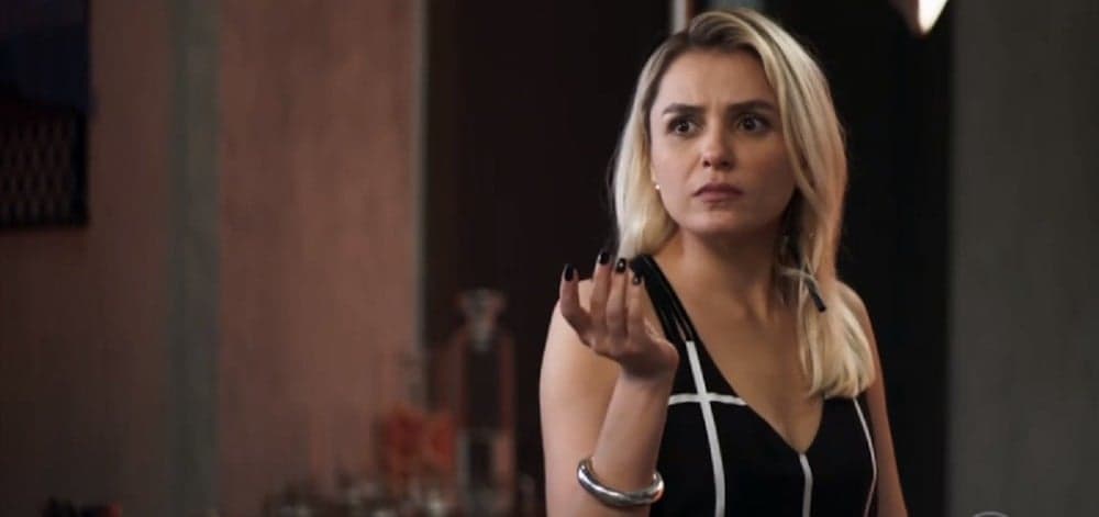 A Dona do Pedaço: Kim é desmascarada, humilhada em altar e sofre reviravolta