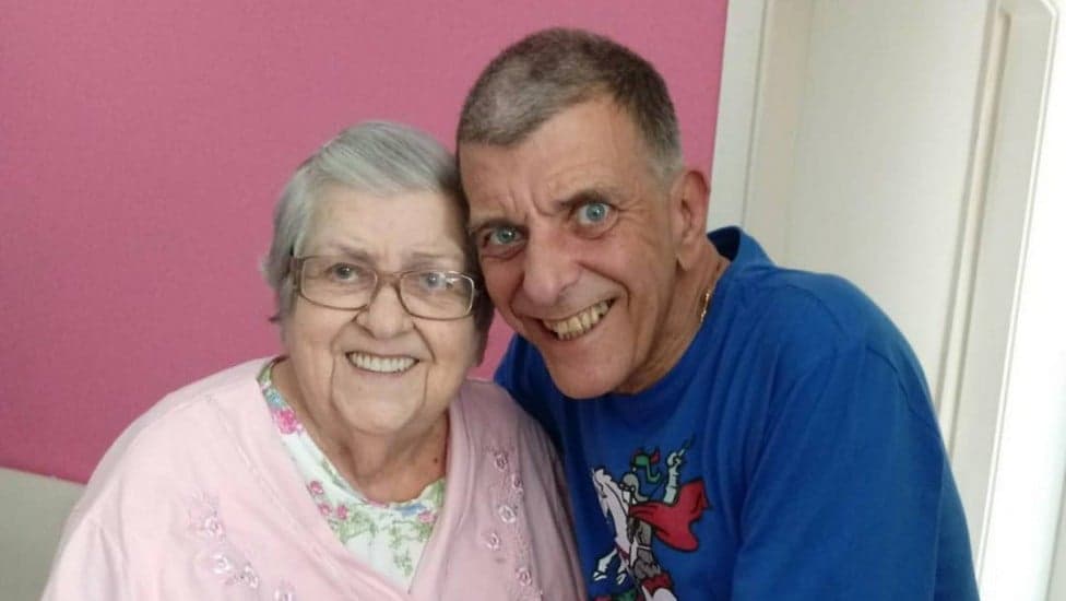 Mãe de Jorge Fernando é internada após morte do filho, apresenta grave doença e ajuda divina é clamada