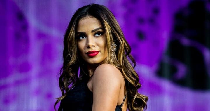 Anitta dobra o valor do cachê de forma inesperada e motivo é revelado
