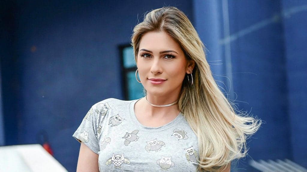 Lívia Andrade manda indireta púbica e dispara: "Vai para o motel"