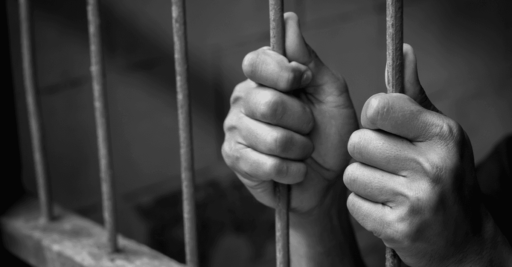 Famoso cantor é condenado a 4 anos de prisão por tráfico de drogas:"está tranquilo pois sabe de sua inocência"