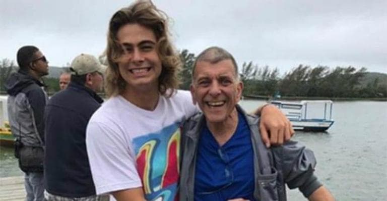 Rafael Vitti presta última homenagem para Jorge Fernando e leva famoso às lágrimas com atitude emocionante