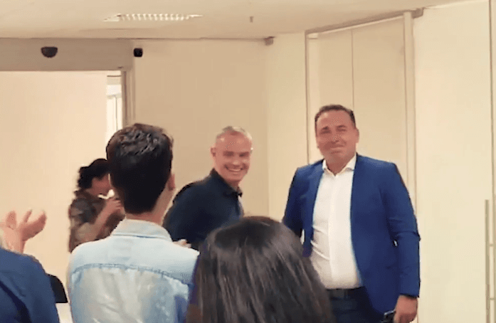 Reinaldo Gottino é flagrado chorando após deixar a Record e conhecer novo local de trabalho