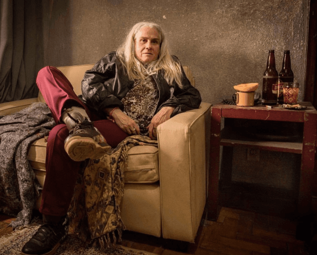 Vera Holtz caracterizada como Kátia, sua personagem de Amor de Mãe, da Globo (Foto: Divulgação) Vera Holtz caracterizada como Kátia, sua personagem de Amor de Mãe, da Globo (Foto: Divulgação)