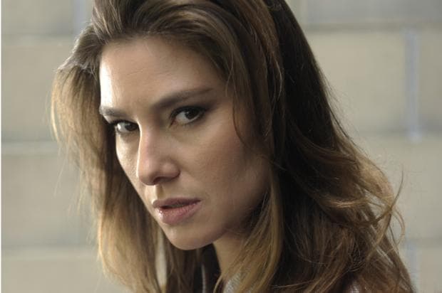 Atriz de Bom Sucesso faz desabafo sincero sobre vida pessoal e assusta com revelação