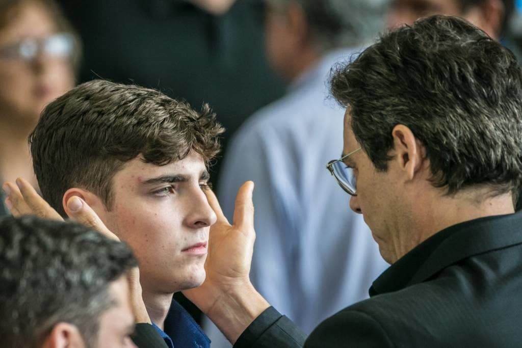 João Augusto, o filho de Gugu, desperta interesse e novo programa é cogitado para ele na Record