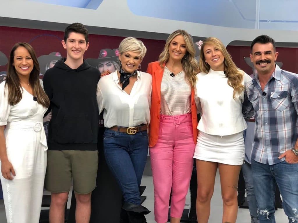Filha de Andréa de Nóbrega não vai à sua eliminação da Fazenda