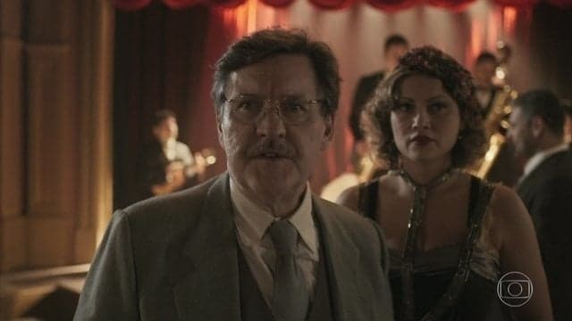Éramos Seis: Júlio descobre caso de Alfredo com Marion e é humilhado