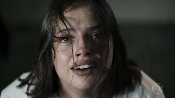 Final de A Dona do Pedaço tem morte, Josiane bandida e beijo gay; confira os desfechos