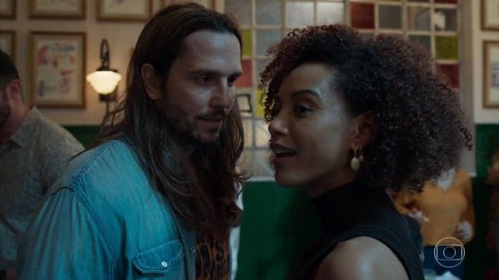 Davi (Vladimir Brichta) e Vitória (Taís Araújo) em cena de Amor de Mãe (Foto: Reprodução/Globo)