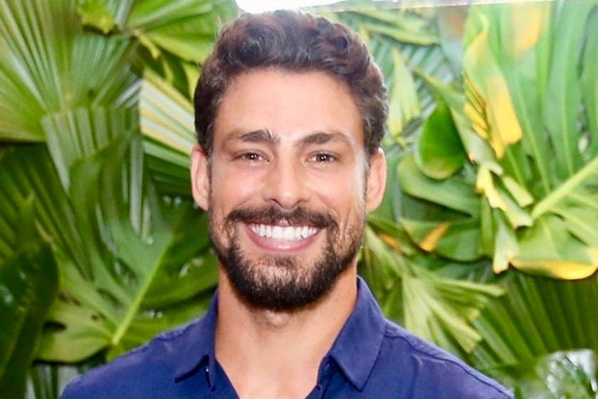 Cauã Reymond pega público de surpresa, surge em foto sexy e deixa tamanho absurdo à mostra: "Essa é 18+"