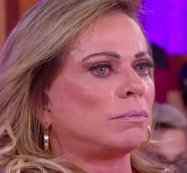 Christina Rocha tem forte crise de choro e interrompe programa em luto a Gugu após proibição do SBT
