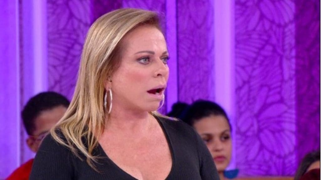 Christina Rocha revela traição de participante à esposa e barraco toma conta do Casos de Família no SBT