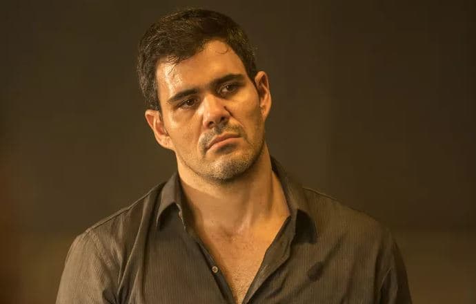 Amor de Mãe: Pressionado, Magno confessa assassinato para a polícia