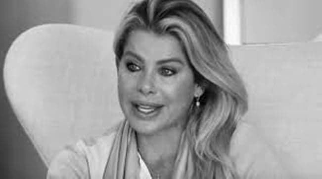 Karina Bacchi anuncia que será mãe novamente, mas atriz enfrenta problemas e ajuda divina é pedida