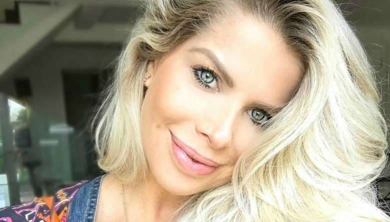 Karina Bacchi não consegue se segurar, faz desabafo e revela profunda tristeza: "Orando e vibrando"