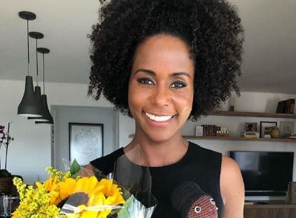 Maju Coutinho mostra recado fofo de fã