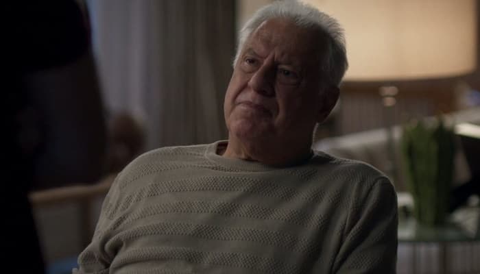 Bom Sucesso: Fraco, Alberto desiste de viver e tenta suicídio