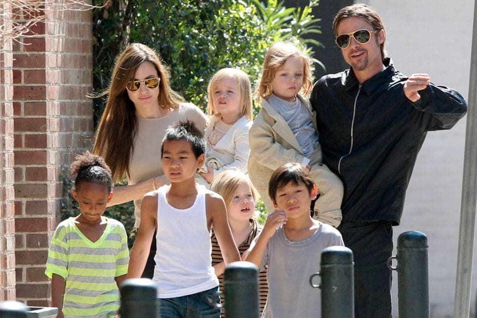 Angelina Jolie, Brad Pitt e filhos (Foto: Reprodução) Angelina Jolie, Brad Pitt e filhos (Foto: Reprodução)