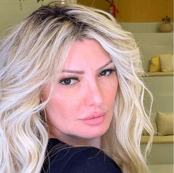 Antonia Fontenelle surge sem maquiagem e resultado é assustador; veja