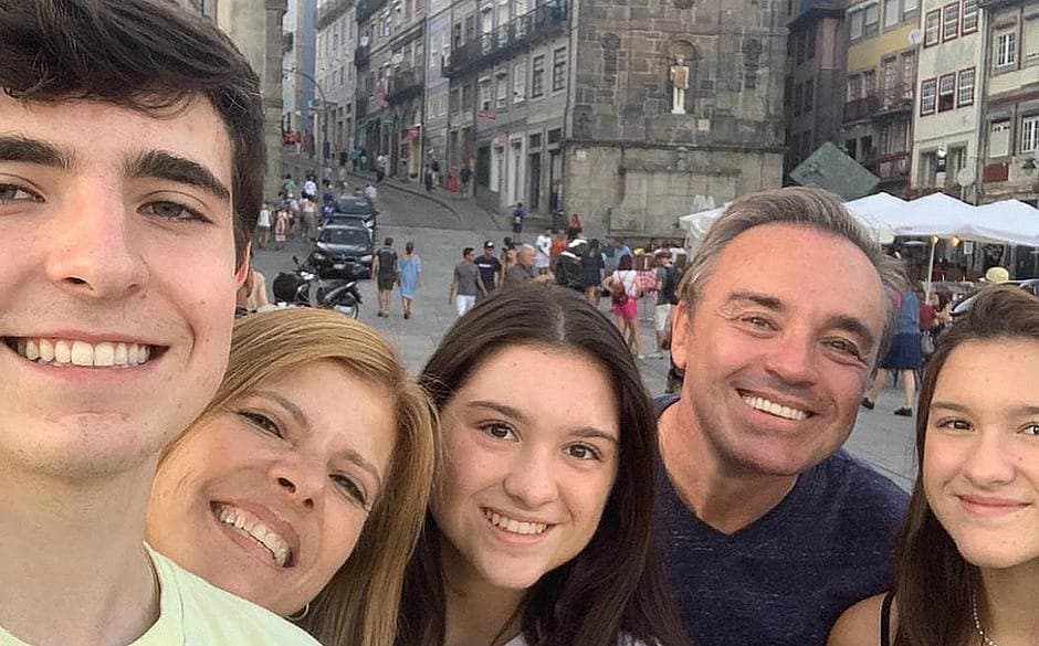 Filha de Gugu Liberato desabafa e manda recado para os fãs após morte do apresentador