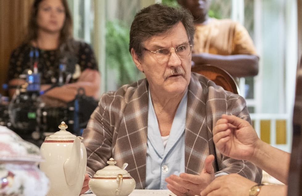 Éramos Seis: Júlio vê sua vida desmoronar e cai para a morte