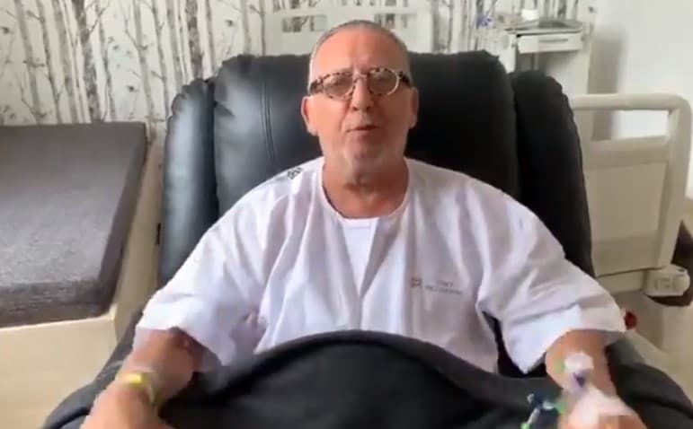 Galvão Bueno grava vídeo hospitalizado após sofrer infarto e perder final da libertadores